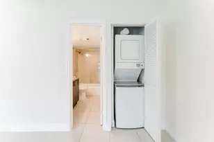 201 SW 7th St, Boca Raton, FL 33432 - Photo 10