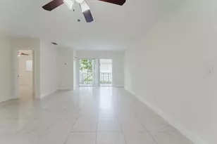 201 SW 7th St, Boca Raton, FL 33432 - Photo 4