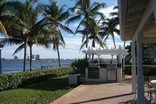 1015 Lake Shore Dr, Lake Park, FL 33403 - Photo 2