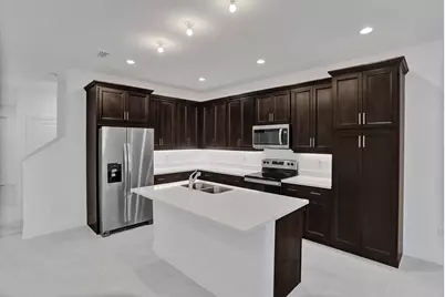 585 Sanderling Circle, Deerfield Beach, FL 33442 - Photo 8