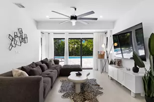 112 SE 14th St, Deerfield Beach, FL 33441 - Photo 4