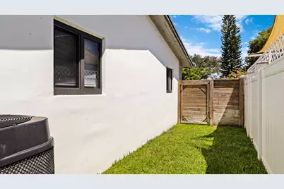 112 SE 14th Street, Deerfield Beach, FL 33441 - Photo 32