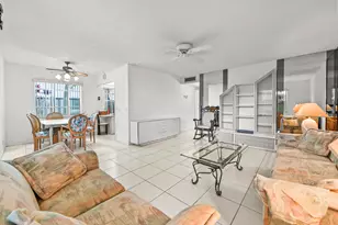 20 Flanders A, Delray Beach, FL 33484 - Photo 6
