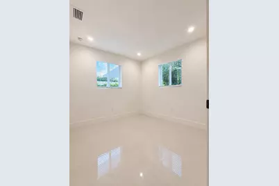 345 Pinehurst Road, Palm Springs, FL 33461 - Photo 14