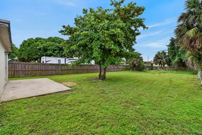 1037 W 28th Street, Riviera Beach, FL 33404 - Photo 32