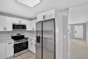 1037 W 28th St, Riviera Beach, FL 33404 - Photo 2