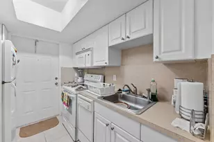 1500 Crescent Cir, Lake Park, FL 33403 - Photo 8