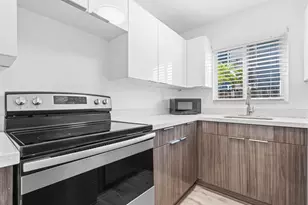45 NE 24th St, Wilton Manors, FL 33305 - Photo 4