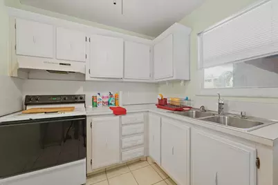 705 Lori Drive #112, Palm Springs, FL 33461 - Photo 18