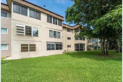 705 Lori Drive #112, Palm Springs, FL 33461 - Photo 2