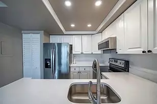 752 Executive Center Dr, West Palm Beach, FL 33401 - Photo 2