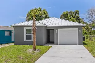 909 N 20th St, Fort Pierce, FL 34950 - Photo 1