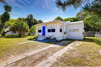 305 N 13th Street, Fort Pierce, FL 34950 - Photo 2