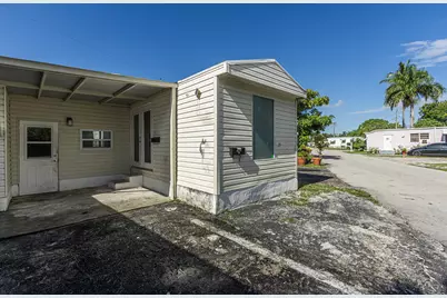 2776 NW 29th Place, Oakland Park, FL 33311 - Photo 1