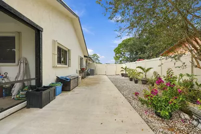 99 Cuyahoga Road, Lake Worth, FL 33467 - Photo 40