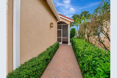11081 Springbrook Circle, Boynton Beach, FL 33437 - Photo 2
