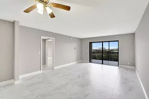 2200 S Cypress Bend Dr, Pompano Beach, FL 33069 - Photo 4