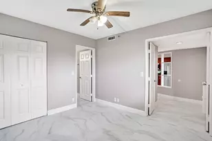 2200 S Cypress Bend Dr, Pompano Beach, FL 33069 - Photo 14