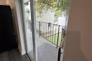 1052 NW 4th St, Miami, FL 33128 - Photo 14