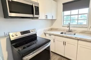 1052 NW 4th St, Miami, FL 33128 - Photo 16