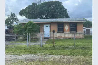 555 Harem Avenue, Opa Locka, FL 33054 - Photo 6