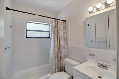 450 NE 58th Court, Oakland Park, FL 33334 - Photo 10