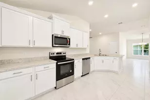 5223 Vespera St, Fort Pierce, FL 34951 - Photo 4
