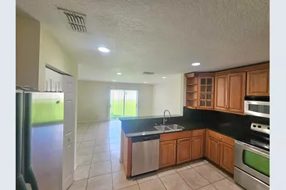1919 Newport Isles Boulevard, Port Saint Lucie, FL 34953 - Photo 8