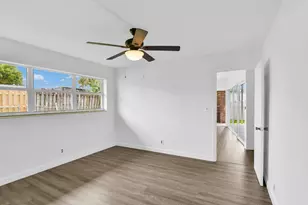 8 NE 15th Ave, Pompano Beach, FL 33060 - Photo 14