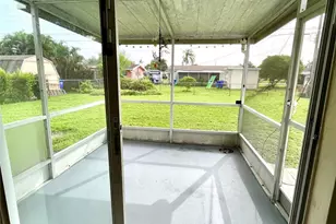 1411 NW 79th Way, Pembroke Pines, FL 33024 - Photo 8