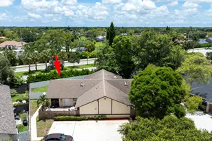 1672 Hawthorne Pl, Wellington, FL 33414 - Photo 16