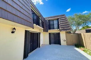 620 6th Ct, Palm Beach Gardens, FL 33410 - Photo 2