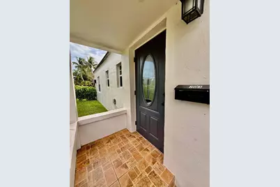 1121 NE 2nd Street #203, Fort Lauderdale, FL 33301 - Photo 2