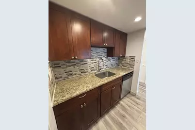 220 Lakeview Drive #103, Weston, FL 33326 - Photo 6