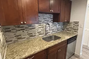 220 Lakeview Dr, Weston, FL 33326 - Photo 6