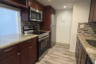 220 Lakeview Dr, Weston, FL 33326 - Photo 4