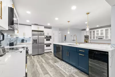 1852 NW 82nd Avenue, Coral Springs, FL 33071 - Photo 10