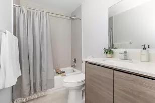 39 NW 7th Ave, Miami, FL 33128 - Photo 8