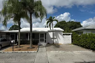 605 E Coast Ave, Lantana, FL 33462 - Photo 1