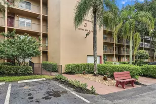 12750 SW 4th Ct, Pembroke Pines, FL 33027 - Photo 2