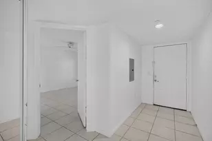 801 SW 141st Ave, Pembroke Pines, FL 33027 - Photo 8