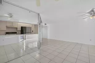 801 SW 141st Ave, Pembroke Pines, FL 33027 - Photo 14