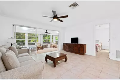 143 SE 7th Street, Deerfield Beach, FL 33441 - Photo 4