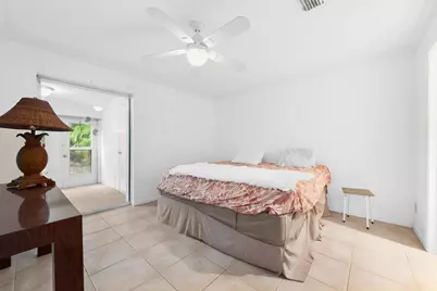 143 SE 7th Street, Deerfield Beach, FL 33441 - Photo 10