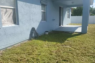 558 SW Halifax Ave, Port Saint Lucie, FL 34953 - Photo 4