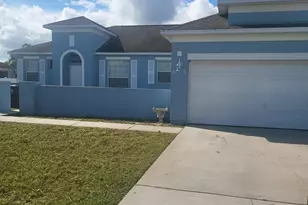 558 SW Halifax Ave, Port Saint Lucie, FL 34953 - Photo 1