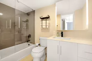 155 Isle of Venice Dr, Fort Lauderdale, FL 33301 - Photo 16
