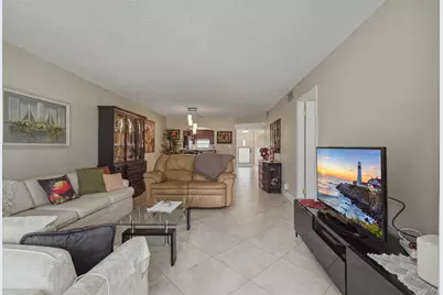 811 S Hollybrook Drive #202, Pembroke Pines, FL 33025 - Photo 2