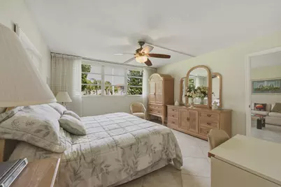 811 S Hollybrook Drive #202, Pembroke Pines, FL 33025 - Photo 4