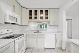 3081 Holiday Springs Blvd, Margate, FL 33063 - Photo 6